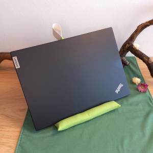 Sitzsack für Laptop, Handys oder Buchstütze in grün, Sitzkissen für Ebook-Reader und Tablet, stabile und weiche Halterun Bild 3