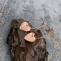 Ohrhänger Herzen, Kupfer mit Blattprägung, *LINDE*, Creolen aus Edelstahl roségold Bild 4