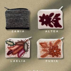 Bestickte Mini Geldbörse, Kleine Münztasche, Handgemachter Geldbeutel aus natürlich gefärbter Wolle Bild 4