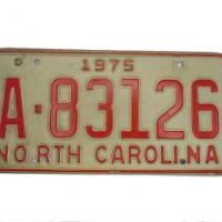 USA North Carolina Car Plate Nummernschild rot 83126 von 1975 Bild 1