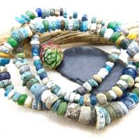 rustikale antike Nila-Glasperlen aus Mali - 5-12 mm - Sahara Perlen - blau grün - 54cm - Djenne Nila Bild 4