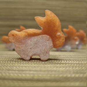 Süße kleine Hasen aus Epoxidharz, 6er Set. Dekoration für den Tisch usw. Bild 6
