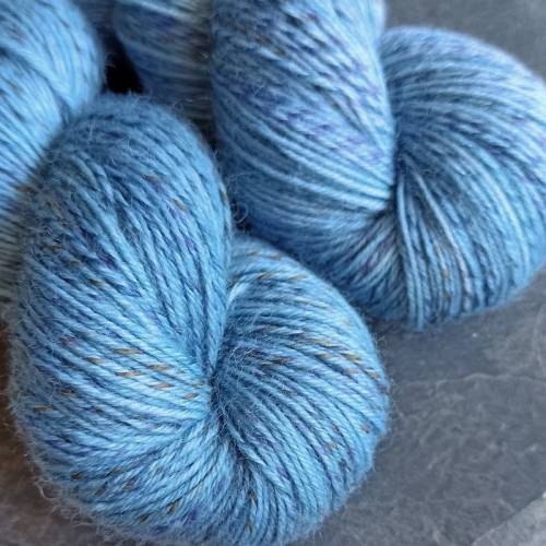 Sockenwolle pflanzengefärbt MULTICOLOR blau-lila *Indigo