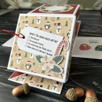 weihnachtliche Geschenkverpackung, Explosionsbox 10 x 10 cm, Pinguine und Schneemänner Bild 3