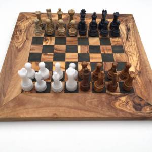 Schachspiel gerade Kante Olivenholz Schachbrett Gr. M inkl. 32er  Schachfiguren aus Marmor Farbe wählbar Handemacht Bild 1