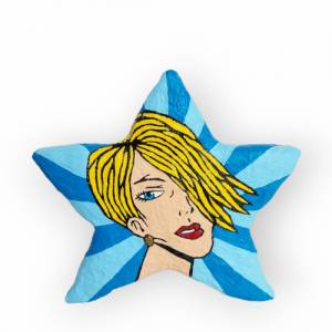 Pop Art Skulptur Stern zweiseitig "Frauen mit blondem Haar und rote Lippen" Bild 4