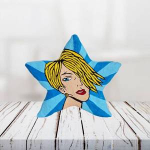 Pop Art Skulptur Stern zweiseitig "Frauen mit blondem Haar und rote Lippen" Bild 6