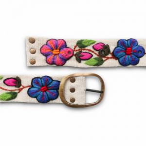 Bestickter Gürtel, Boho Damengürtel Weiß, Peruanischer Gürtel mit bunter Blumen Bestickung, Handgemachter Webgürtel Bild 6