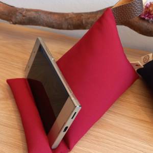 Sitzsack rot oder schwarz, Sitzkissen für Handy, E-Reader und Tablet, formstabile Buchablage, dekorativ und praktisch Bild 4