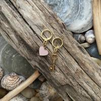 Ohrringe “Key to Love“ - Asymmetrische Ohrringe aus Edelstahl mit Schlüssel und Herz Bild 4