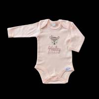 Langarm Baby Body mit Boho Rehkitz und Namen bestickt, personalisierter Babybody mit Reh in rosa, Geschenkidee Geburt Bild 3