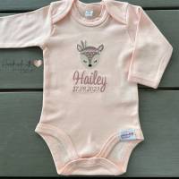 Langarm Baby Body mit Boho Rehkitz und Namen bestickt, personalisierter Babybody mit Reh in rosa, Geschenkidee Geburt Bild 5