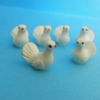 Miniatur  6 St. Tauben zur Hochzeitsdeko oder - Dekoration oder zum Basteln für den Feengarten Bild 1