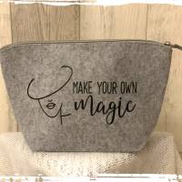 Kosmetiktasche Filz Tasche Geschenk personalisiert Make your own magic personalisiertes Geschenk Bild 1