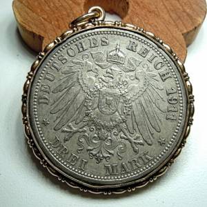 Anhänger Goldgefaßte Silbermünze Wilhelm II und Charlotte von Württemberg 1886 -1911 Bild 2