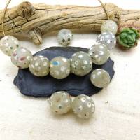 12 alte weiße Skunk Perlen mit farbigen Punkten - milchig weiße venezianische Handelsperlen - Augenperlen Bild 2