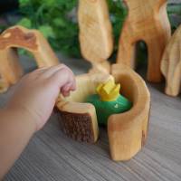 Froschkönig mit Prinzessin im Märchen Wald Holz Figuren, Waldorf Kindergarten Holzspielzeug das ideale Geschenk Bild 4