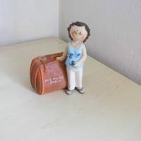 Spardose Rentnerin - Frau mit Koffer -  für die Deko oder Geldgeschenke basteln Bild 1