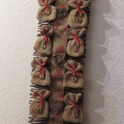 Toller Wende - Adventskalender, zweiseitige Überraschung mit 24 Jutesäckchen