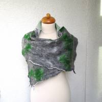 Filzschal handgefilzt Seide und Wolle grau grün Bild 1