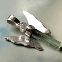 Engel Anhänger aus Welo Opal und Aquamarin Kristall in Silber Bild 3