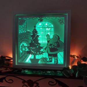 Weihnachtsmann  Beleuchteter Bilderrahm mit Weihnachtsmotiv und Farbwechsel. Bild 2