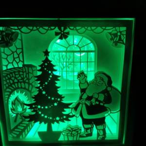 Weihnachtsmann  Beleuchteter Bilderrahm mit Weihnachtsmotiv und Farbwechsel. Bild 7