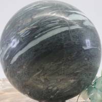 GROSSE GRÜNE GNEIS Edelsteinkugel 120 mm ~hohe Qualität ~Natürlich ~Sammlerstück ~Mineralien Bild 3