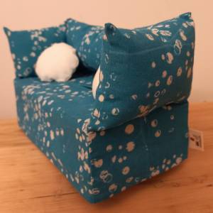 Taschentücher-Sofa in blau weiß, Umhüllung für Kosmetiktücherbox, Überzug mit Blickfang zu Ostern oder Geburtstag Bild 4