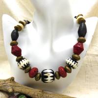 Üppige afrikanische Halskette - Batik Bein, rote Glasperlen - 54-56cm - ethnische Statement Kette rot, schwarz, weiß Bild 7