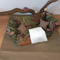 Grünes Taschentücher-Sofa, Umhüllung für Kosmetiktücherbox, Überzug für Taschentücherbox als Geschenk zu Ostern Bild 1