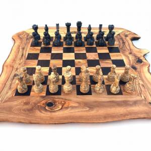 Schachspiel rustikal, Schachbrett Gr. XL inkl. Schachfiguren aus Marmor, handgemacht aus Olivenholz Bild 3