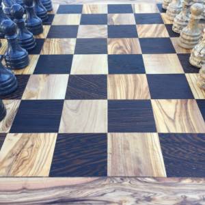 Schachspiel rustikal, Schachbrett Gr. XL inkl. Schachfiguren aus Marmor, handgemacht aus Olivenholz Bild 7