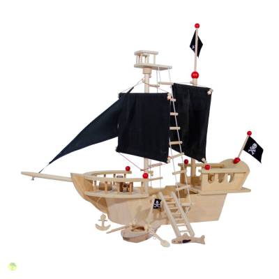 Piratenschiff aus Holz mit schwarzen Segeln und viel Zubehör