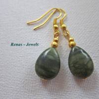 Edelstein Ohrhänger Jaspis Ohrringe Tropfen Perlen Handgefertigt dunkelgrün goldfarben Jaspisohrringe Handgefertigt Bild 1