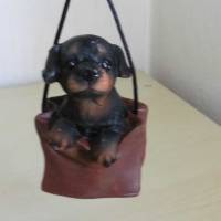 Figur Hunde Welpe schwarz-braun  in der Tasche... für die Deko oder Geldgeschenke basteln  - Gartendekoration Bild 1
