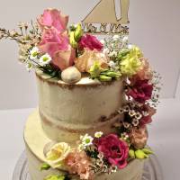 Caketopper Hochzeit, schwangere Braut, Cake Topper, Hochzeitstorte, Torte, Mr & Mrs, Name, Tortenstecker, Wunschname Bild 1
