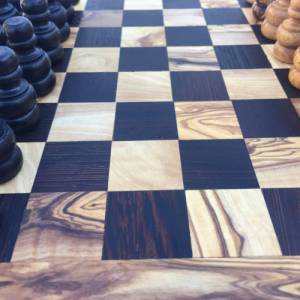 Schachspiel gerade Kante, Schachbrett Größe wählbar inkl. 32 Schachfiguren Handgemacht aus Olivenholz & Wenge Bild 7
