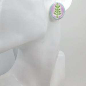 kleine Ohrstecker, niedliche Ohrringe, Polymer Clay Ohrringe, botanische Ohrringe mit Blättern,  Alltagsohrringe Bild 4