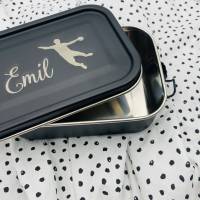 personalisierte Brotdose in schwarz | Einschulungsgeschenk mit Namen | Geschenk für den Kindergarten oder die Krippe Bild 3