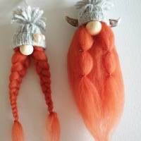 Winter- Wichtelpärchen "Vikings" mit grauer Mütze u. rotem Haar Bild 1
