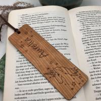 Lesezeichen aus Holz, Einhorn personalisiert, aus Kirschvollholz, Geschenk zur Einschulung Bild 2
