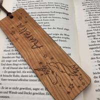 Lesezeichen aus Holz, Einhorn personalisiert, aus Kirschvollholz, Geschenk zur Einschulung Bild 3