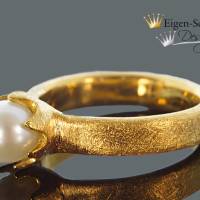 Goldschmiede Perlenring," timeless pearl ", goldplattiniert, Krone, Perle, Ring mit Perle, Schmuck handmade, Wei Bild 1