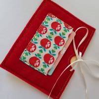 Gutscheinhülle und Blanco-Klappkarte - klein in rot "Äpfel" - mit Fach für Gutscheine in Scheckkartengröß Bild 6