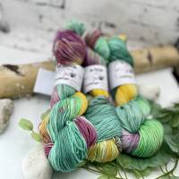 Handgefärbtes Baumwollgarn "Green Blossom" aus 100% Baumwolle Bild 1