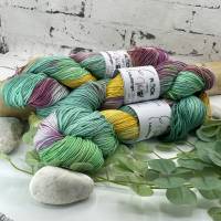 Handgefärbtes Baumwollgarn "Green Blossom" aus 100% Baumwolle Bild 3
