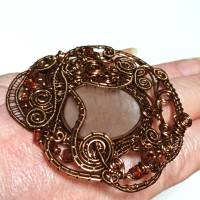 Großer Ring mit Perlmutt mauve handgemacht in wirework antikbronze crazy Handschmuck steampunk Bild 6