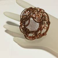 Großer Ring mit Perlmutt mauve handgemacht in wirework antikbronze crazy Handschmuck steampunk Bild 8