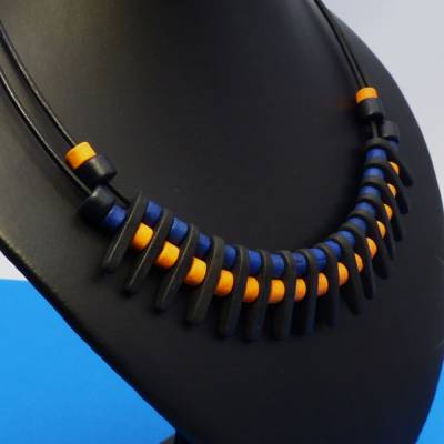 Keramikkette SPIKES, blau orange schwarz, Lederkette, Collier, Statementkette, Halskette, Handmade, Keramikschmuck